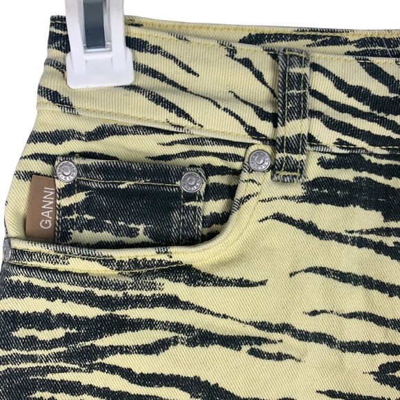Ganni Tiger Stripe Print Pastel Yellow High Rise Denim Shorts Size 25 - Picture 4 of 11